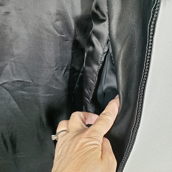 Damselle New York Leather Vest Black Faux Fur Trim Hooded Sleeveless Size Small - Picture 5 of 12